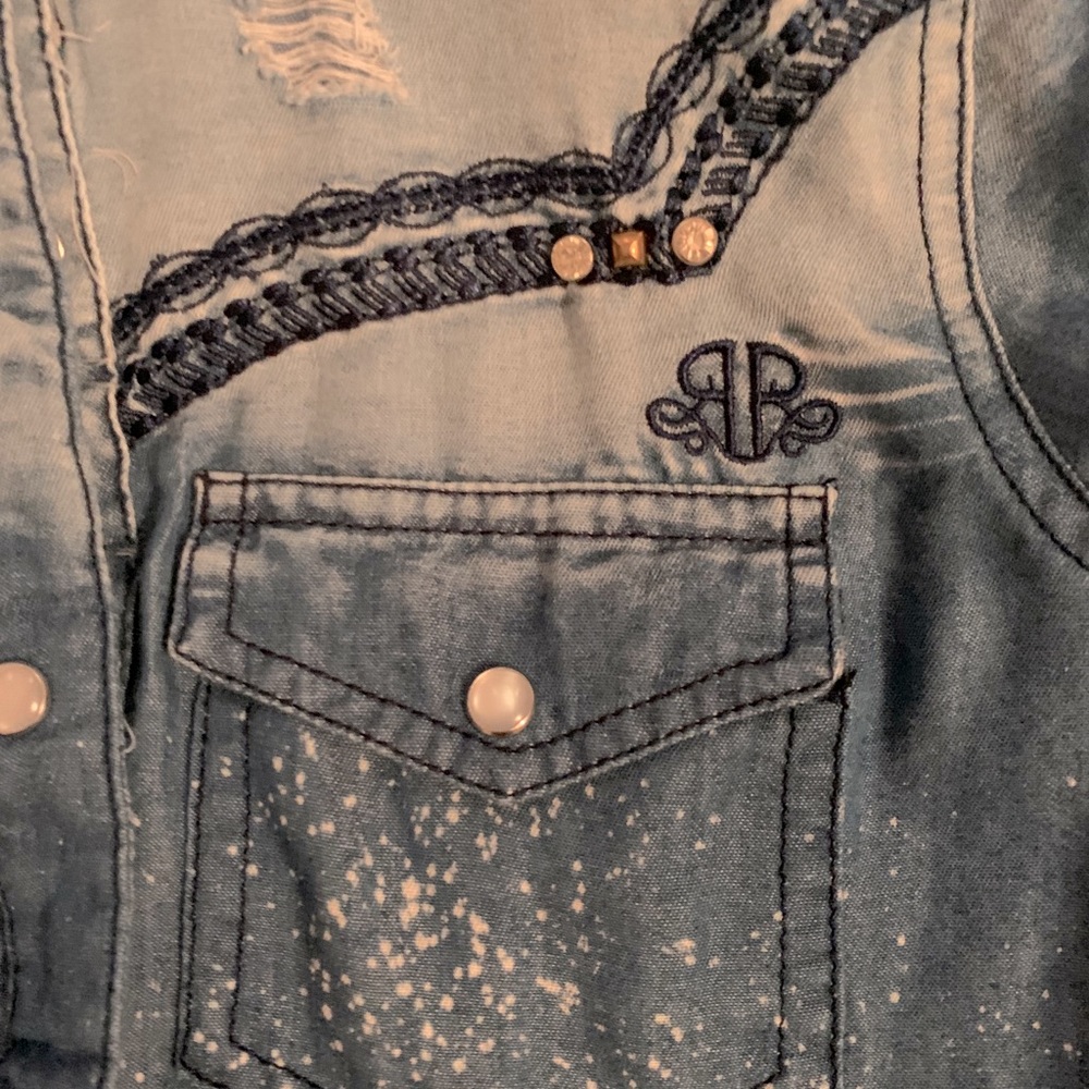 Long Sleeve Pearl Snap Western Style Denim Blouse
